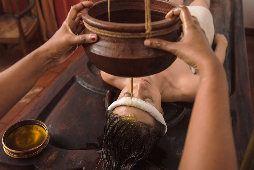Shirodhara tratamiento centro ayurveda Madrid